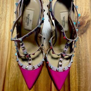Valentino Fucsia heels in size 39. Used, good condition.